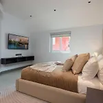 Villa Azure Indigo