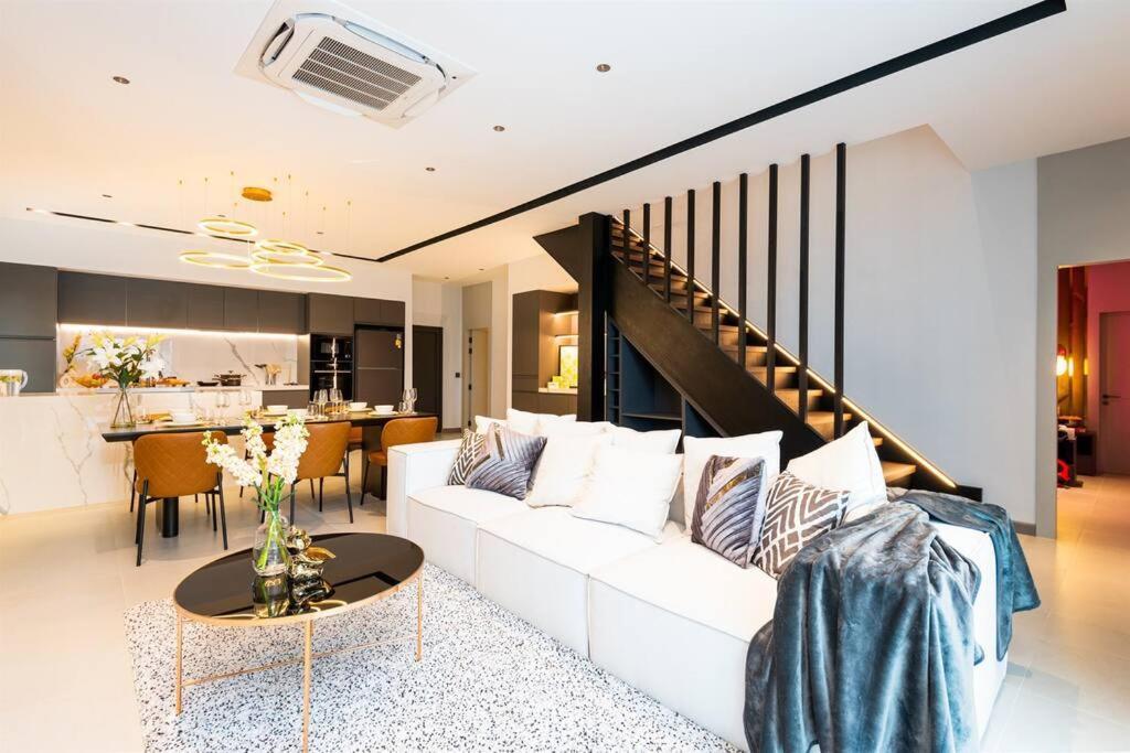 Azure Indigo Villa Pattaya
